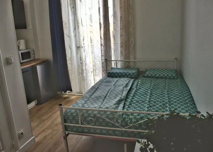 In The Center, Private Bathroom