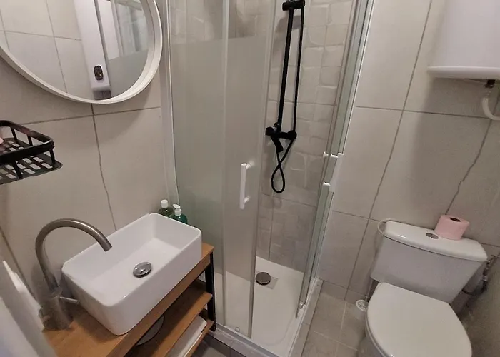 In The Center, Private Bathroom * Nice